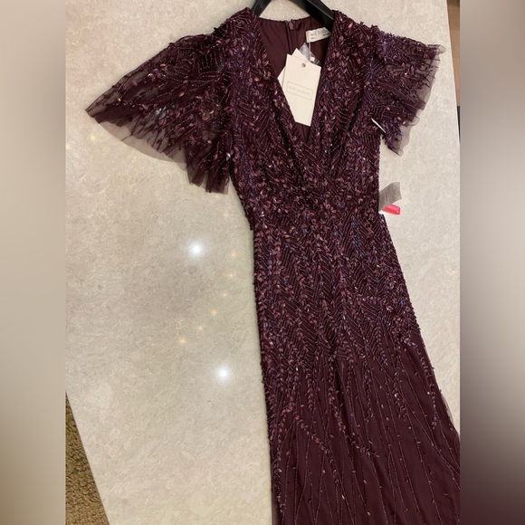 NWT Mac Duggal Beaded Leaves Butterfly Sleeve Gown Size 4 -$698.00 - Picture 5 of 13